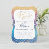 Invitation Rainbow Mermaid Scales Photo Anniversaire Invitati (Debout devant)