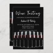 Invitation Rangée de verres à vin avec du vin rouge sur fond  (Devant / Derrière)