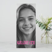 Invitation Raspberry Pink Modern Graduation Announcement Card (Debout devant)