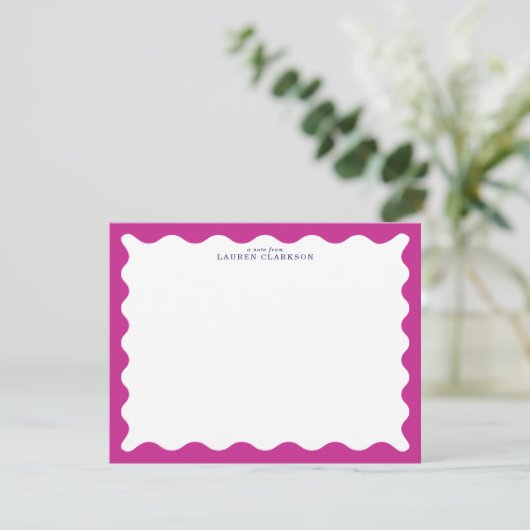 Invitation Raspberry Pink Wavy Frame Note Card (Debout devant)