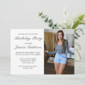 Invitation Réception d'anniversaire minimaliste moderne (Debout devant)