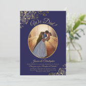 Invitation Réception de mariage : dentelle dorée sur fond ble (Debout devant)