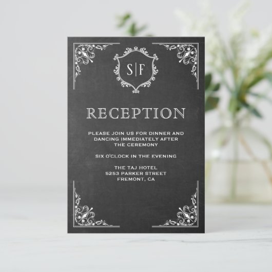 Invitation Réception Monogramme Organisée en tableau noir (Debout devant)