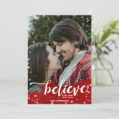 Invitation Red & White Sparkle Croyez en la magie Noël (Debout devant)