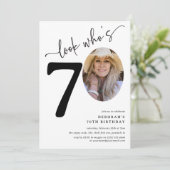 Invitation Regarde qui a 70 ans ! Photo moderne 70e anniversa (Debout devant)