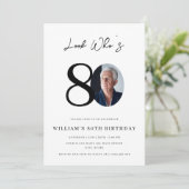 Invitation Regardez les 80 ans Anniversaire Moderne Simple Ph (Debout devant)
