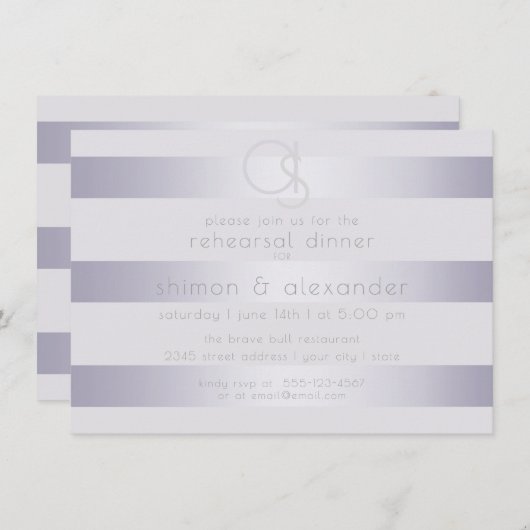 Invitation Répétition | Monogramme en argent violet en bande (Devant / Derrière)