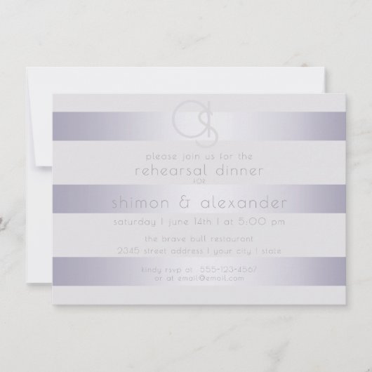 Invitation Répétition | Monogramme en argent violet en bande  (Devant)