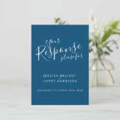 Invitation Réponse de mariage à cœur blanc bleu RSVP (Debout devant)