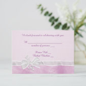 Invitation Réponse RSVP pour mariage avec un nœud blanc (Debout devant)