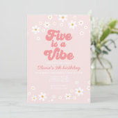 Invitation Retro Five est une marguerite Vibe 5e anniversaire (Debout devant)