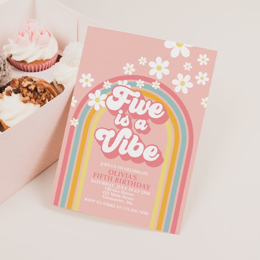 Invitation Retro Rainbow FIVE est une ambiance Groovy 5e anni