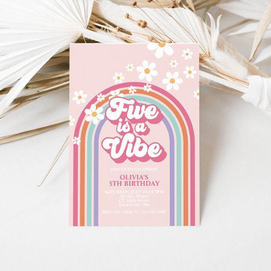 Invitation Retro Rainbow Five est une ambiance pour un 5e ann