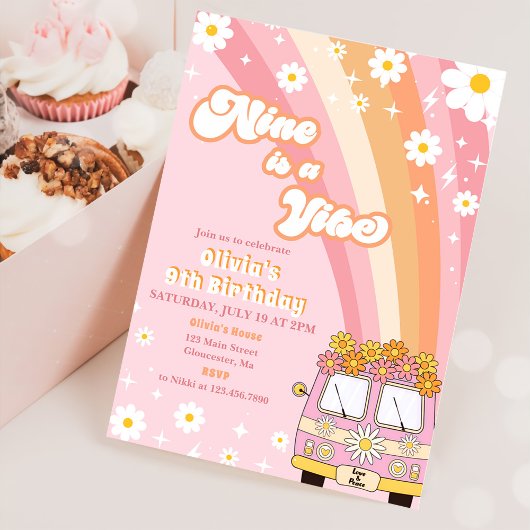 Invitation Retro Rainbow Nine est une ambiance Anniversaire G