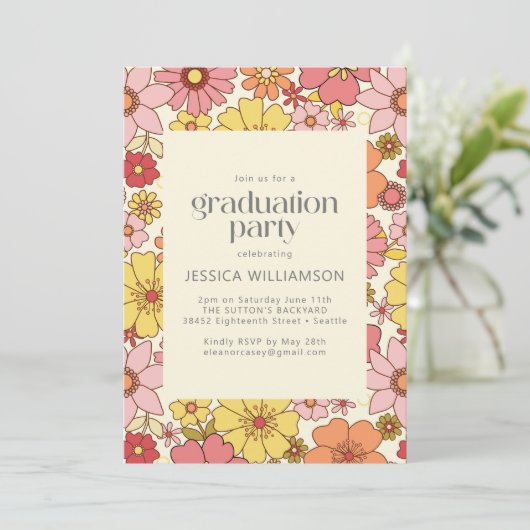 Invitation Retro rose jaune Floral Super fête de graduation (Debout devant)