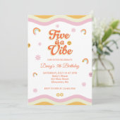 Invitation Retro Smiles Five est une Vibe 5e anniversaire (Debout devant)