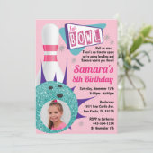 Invitation Retro Tenpin Bowling Party en rose et Turquoise ph (Debout devant)