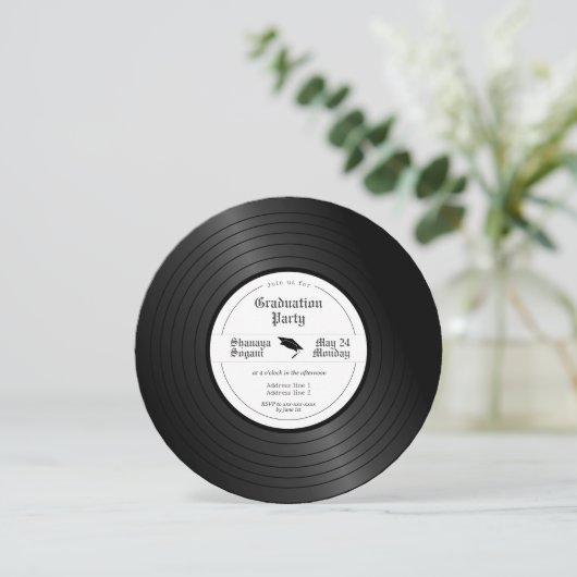 Invitation Retro unique vinyle fête de graduation (Debout devant)