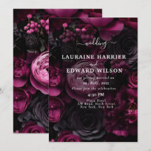 Riche composition florale avec des roses, des pivo
