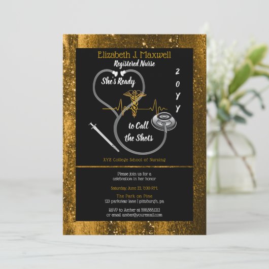 Invitation RN Graduation Party Elle est prête à appeler les c (Debout devant)