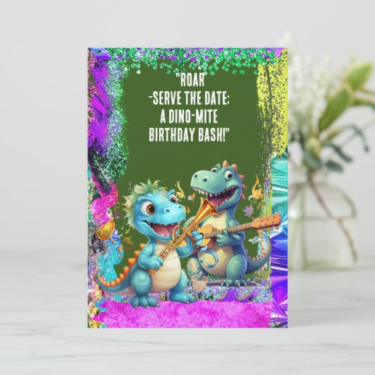 Invitation "Roar-Serve la Date : A Dino-Mite Birthday Bash !" (Debout devant)