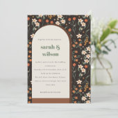 Invitation Robe foncée Orange Super Arc rétro Mariage floral (Debout devant)