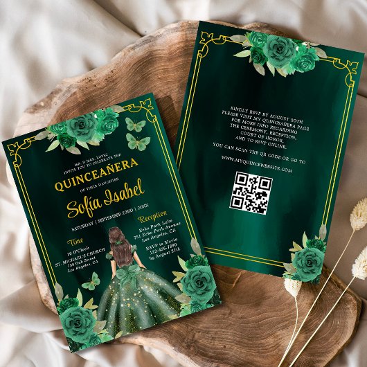 Invitation Robe verte de fleurs QR Code Quinceanera