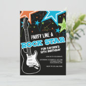 Invitation Rockstar Blue Orange guitare anniversaire Invitati (Debout devant)