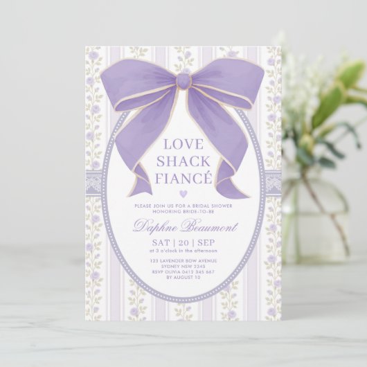 Invitation Romantique Violet Bow Loveshack Fiance Fête des ma (Debout devant)