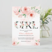Invitation Rose Blush Floral C'est un Baby shower fille (Debout devant)