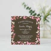 Invitation rose Brown de baby shower de papillons (Debout devant)