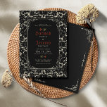 Invitation Rose de dentelle noire gothique sang rouge Invitat<br><div class="desc">Ces invitations de mariage de 5" x 7" présentent un style gothique avec du papier patiné en faux dentelle noir et os et des roses rouges avec l'introduction, "Avec leurs familles, s'il vous plaît rejoignez", ainsi que des espaces réservés pour les prénoms du couple mariage, la date, l'heure, le lieu,...</div>