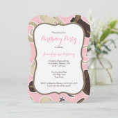 Invitation rose de fête d'anniversaire de thème de (Debout devant)