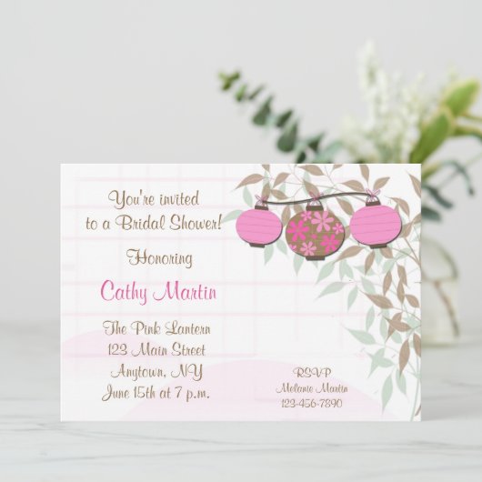 Invitation rose de lanternes (Debout devant)