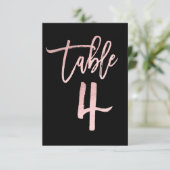 Invitation Rose Gold Pink Foil Moderne Écriture Table Numéro  (Debout devant)