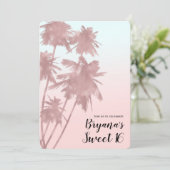 Invitation Rose Gold Rose Paumes Plage Ombrée Palmiers Chic (Debout devant)