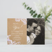 Invitation Rose moderne et élégant Floral Faux Argent (Debout devant)