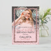 Invitation Rose Rose Gold Confetti Frontière Photo Sweet 16 (Debout devant)