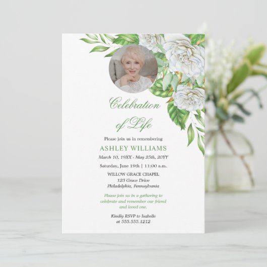 Invitation Roses blanches | Célébration florale de verdure de (Debout devant)