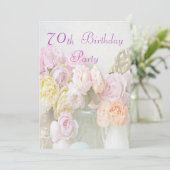 Invitation Roses romantiques en soixante-dixième fête (Debout devant)