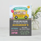 Invitation Roues à l'anniversaire du bus (Debout devant)