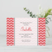 Invitation rouge d'anniversaire de Chevron (Debout devant)