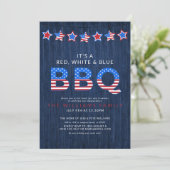 Invitation Rouge rustique Blanc & BBQ Bleu 4 juillet bois (Debout devant)
