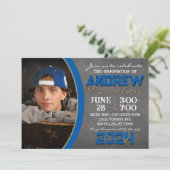 Invitation Royal Blue & Bronze Chalkboard Graduation (Debout devant)