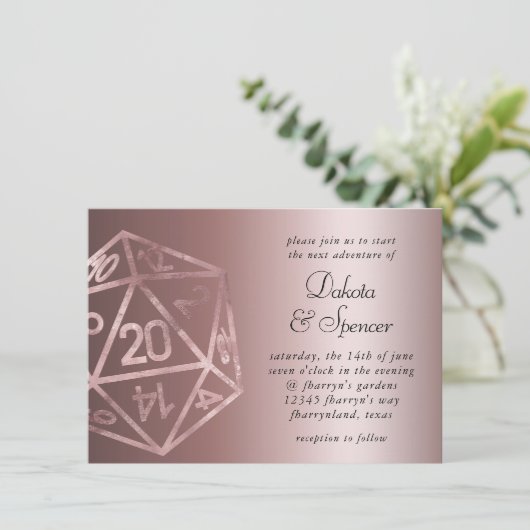 Invitation RPG Luxe | Joueur de rôle Mauve Sheen Tablett (Debout devant)