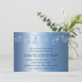 Invitation RPG Luxe | Lampe à découpe en feuille de lin bleu (Debout devant)