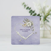 Invitation Ruban coeur mariage et anneaux avec bouquet de ros (Debout devant)