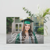 Invitation Ruban tendance écriture photo de remise de diplôme (Debout devant)