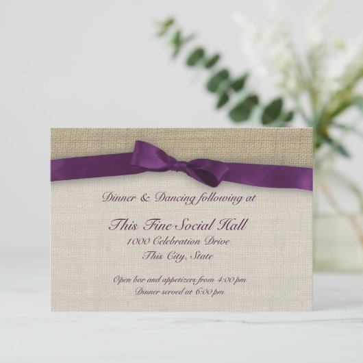Invitation Ruban violet et réception Burlap (Debout devant)
