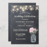 Invitation Russe Chalkboard Peony Floral Mason Jar | MARIAGE<br><div class="desc">Magnifique tableau rustique avec vase en bocal de mason aux fleurs de pivoine et souffle de bébé aux lampes à cordes sur le dessus. Pour plus de personnalisation, cliquez sur le bouton "Customiser". Tous les styles de texte, couleurs, tailles peuvent être modifiés pour répondre à vos besoins personnels. Des éléments...</div>